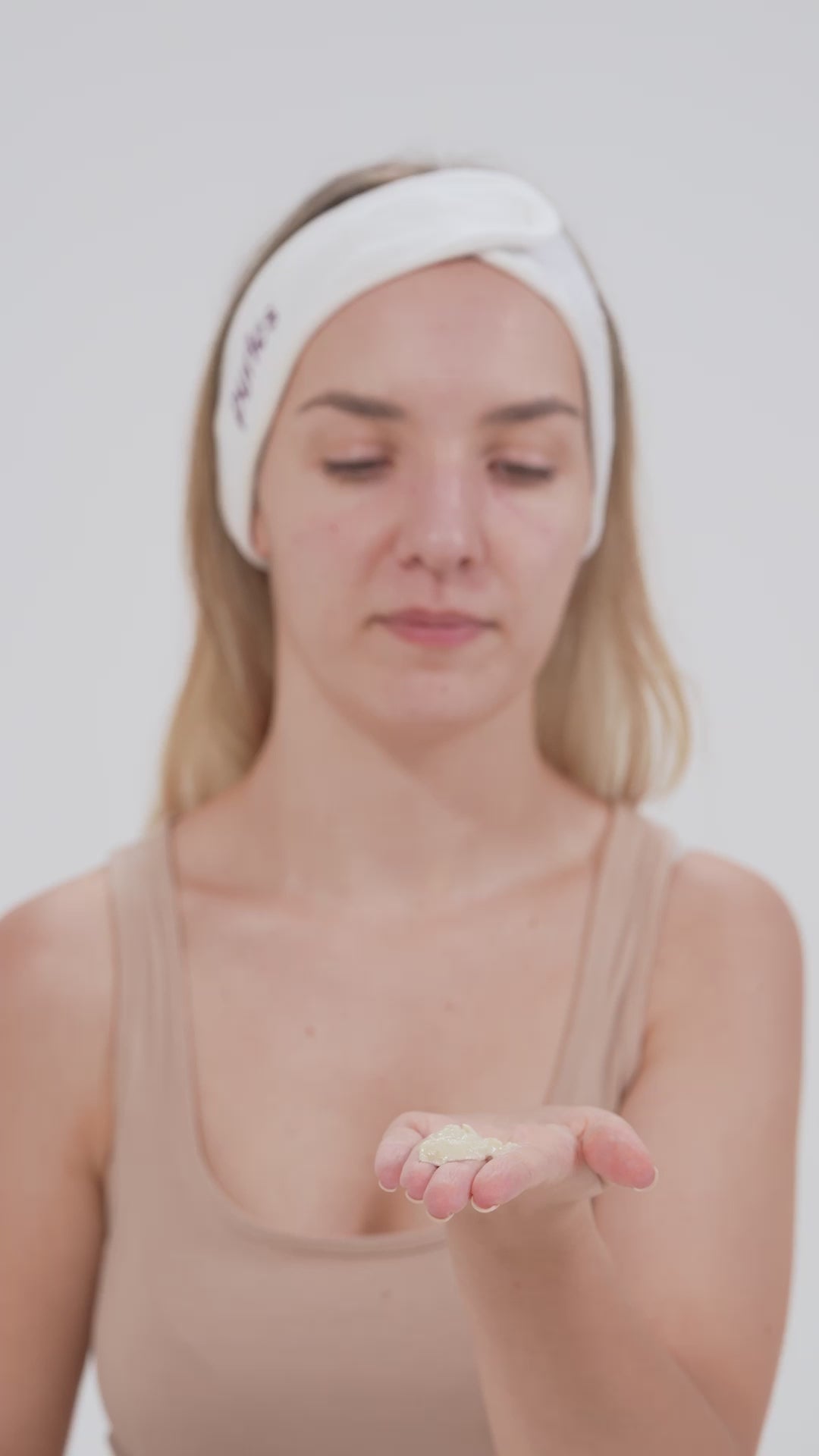 Video laden: 150 Enzymatic Face Powder